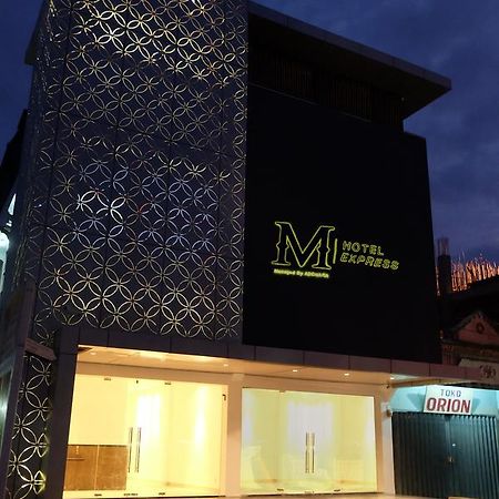 M Hotel Express Sorong Exterior photo